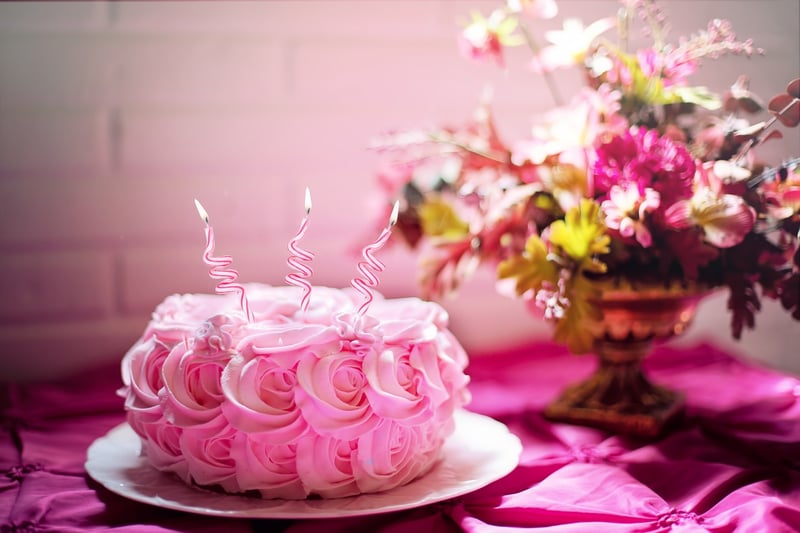 Celestial-themed wedding cake